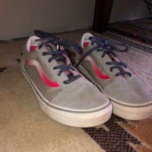 LAST CHANCE grey/pink Vans size 5